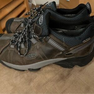 Keen Targhee II good condition